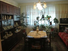 Apartament de vânzare 3 camere, în Pitesti, zona Central