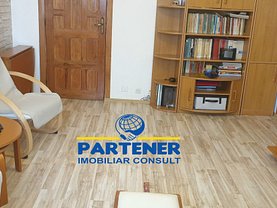 Apartament de vânzare 3 camere, în Pitesti, zona Central