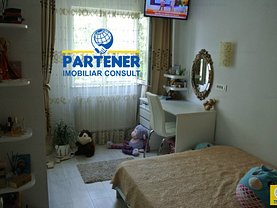 Apartament de vânzare 2 camere, în Piteşti, zona Războieni