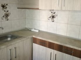 Apartament de vânzare 3 camere, în Piteşti, zona Eremia