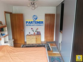 Apartament de vânzare 3 camere în Pitesti, Prundu
