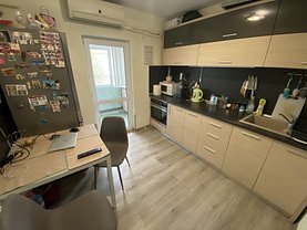 Apartament de vânzare 2 camere, în Pitesti, zona Eremia