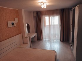 Apartament de vânzare 3 camere, în Piteşti, zona Fraţii Goleşti