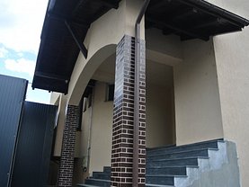 Casa de închiriat 8 camere, în Pitesti, zona Gavana 3
