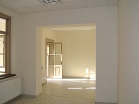Casa de închiriat 5 camere, în Pitesti, zona Popa Sapca