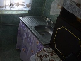 Casa de vânzare 3 camere, în Piteşti, zona Periferie