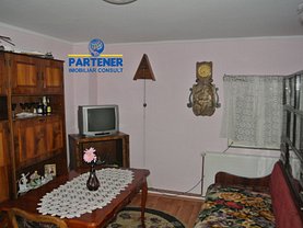 Casa de vânzare 4 camere, în Pitesti, zona Rolast