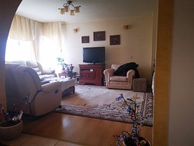 Casa de vânzare 7 camere, în Piteşti, zona Periferie