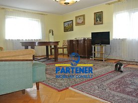 Casa de închiriat 10 camere, în Piteşti, zona Nord