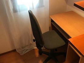 Casa de vânzare sau de închiriat 4 camere, în Piteşti, zona Periferie