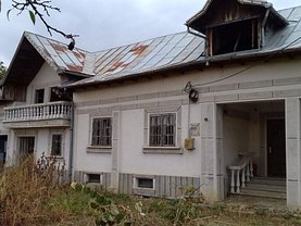 Casa de vanzare sau de inchiriat 3 camere, în Izvoru