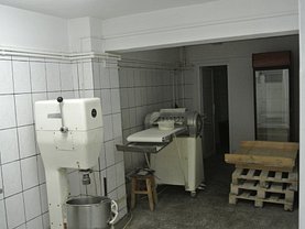Vânzare spaţiu comercial