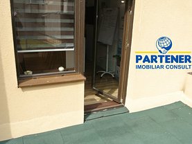 Închiriere spaţiu comercial