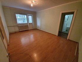 Apartament de vânzare 3 camere, în Bucuresti, zona Berceni