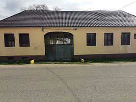 Casa de vânzare 9 camere, în Crizbav