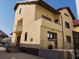 Casa de închiriat 8 camere, în Voluntari, zona Ultracentral