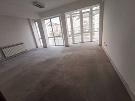 Vânzare spaţiu comercial
