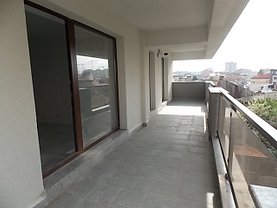 Apartament de vânzare 3 camere, în Bucuresti, zona Mosilor