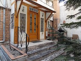 Casa de vânzare 12 camere, în Bucuresti, zona Titulescu