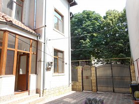 Casa de vânzare 8 camere, în Constanţa, zona Central