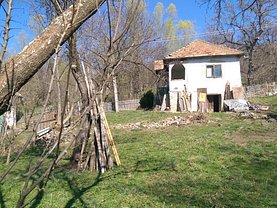 Casa de vânzare 3 camere, în Pucioasa