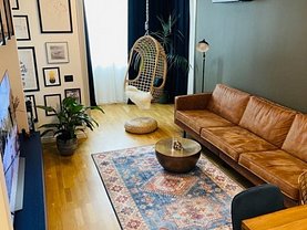 Apartament de vânzare 3 camere, în Bucuresti, zona Berceni