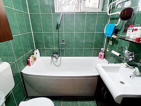 Apartament de vânzare 3 camere, în Bucureşti, zona Titan