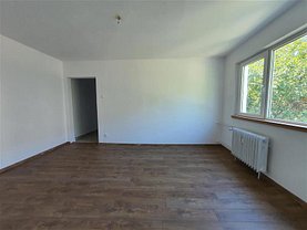 Apartament de vânzare 2 camere, în Bacău, zona Zimbru