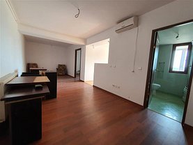 Apartament de vânzare 3 camere, în Bacău, zona Letea