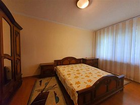 Apartament de închiriat 3 camere, în Bacău, zona Cornişa