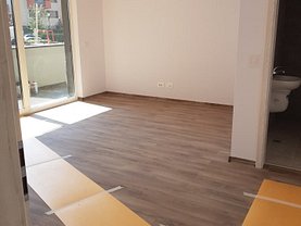 Închiriere spaţiu comercial