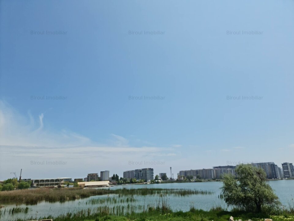 Vânzare/Inchiriere Clădire Multifuncțională – 1.034 mp Vedere Frontală la Lac