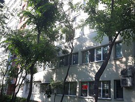 Apartament de vânzare 3 camere, în Bucuresti, zona Alexandru Obregia