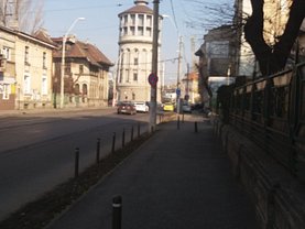 Vânzare spaţiu comercial
