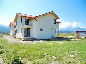 Casa de vânzare 4 camere, în Cristian