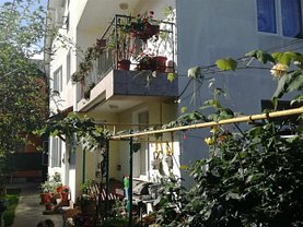 Casa de vânzare 6 camere, în Bucureşti, zona Dămăroaia