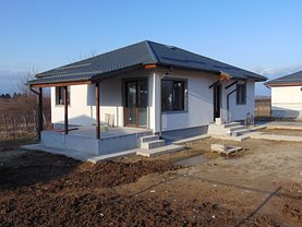 Casa de vânzare sau de închiriat 3 camere, în Sabareni