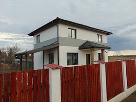 Casa de vânzare sau de închiriat 4 camere, în Sabareni