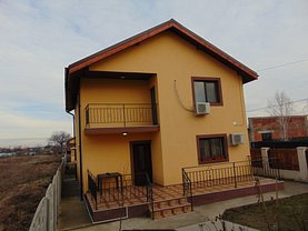 Casa 4 camere în Sabareni