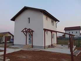 Casa de vânzare sau de închiriat 3 camere, în Bacu