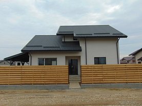 Casa de vânzare 5 camere, în Săbăreni