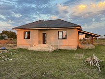Casa 3 camere în Sabareni