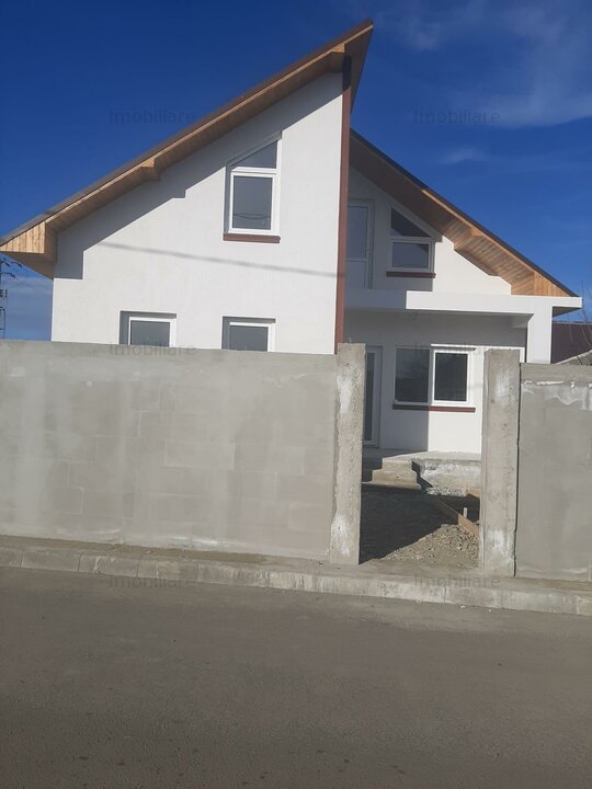 Casa cu mansarda Navodari