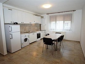 Apartament de vânzare 3 camere, în Floresti