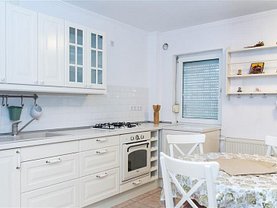 Apartament de vânzare 3 camere, în Bucureşti, zona 13 Septembrie