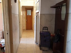 Apartament de vânzare 3 camere, în Bucuresti, zona Pantelimon