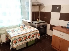 Apartament de vânzare 3 camere, în Iaşi, zona Tătăraşi