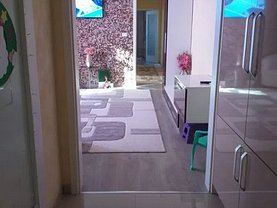 Apartament de vânzare 3 camere, în Iasi, zona Podu Ros