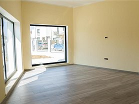 Casa de vânzare 5 camere, în Ovidiu, zona Central