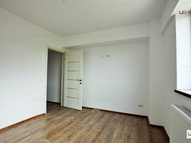 Apartament de vânzare 3 camere, în Iaşi, zona Cug